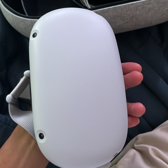 Oculus quest - Picture 3 of 3